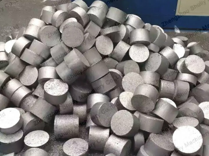 Aluminum chip briquette