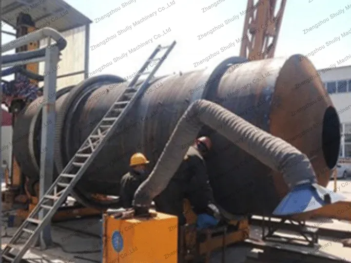 Molino de bolas para eliminación de óxido y pulido de superficies metálicas 7 Los molinos de bolas profesionales se utilizan para desbarbar, eliminar óxido y pulir superficies de metales, lo cual es adecuado para el pretratamiento del reciclaje de metales.