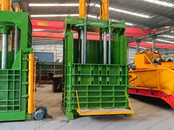 How Much Does A Tire Baler Machine Cost? 4 Vertical hydraulic tire baler machine