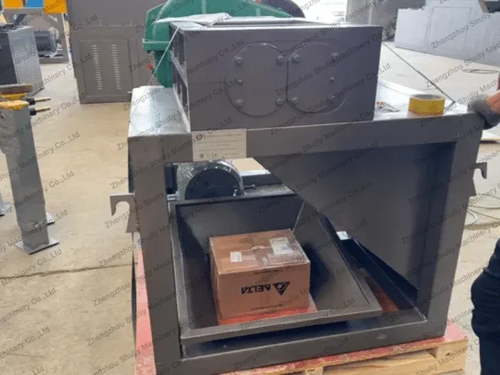 段ボールシュレッディングマシン