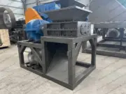 rozdrabniarka do metalu z rampą wylotową