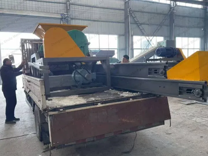 木炭破碎机的装载