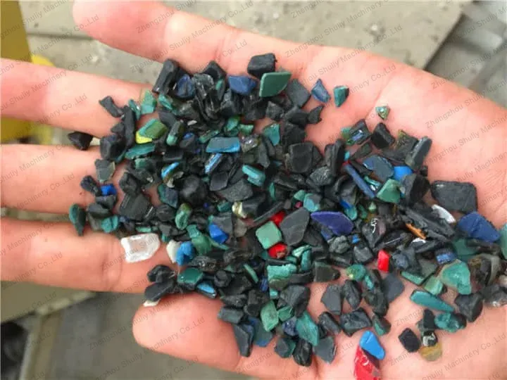 plastik oddzielony od gotowych produktów