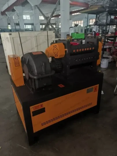 Mesin pelurus rebar