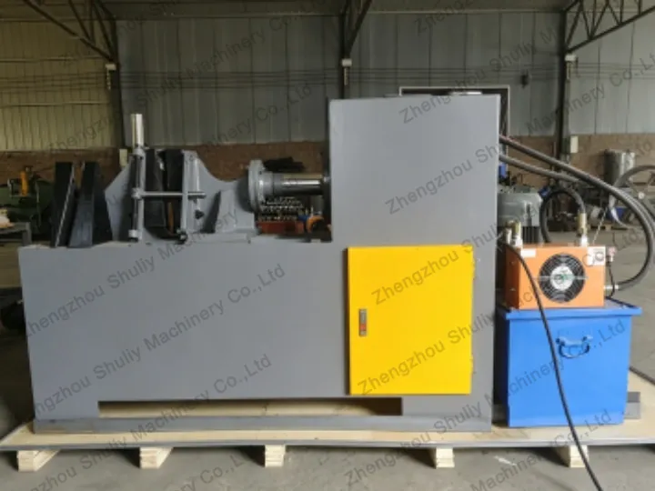 Auger flight forming machine