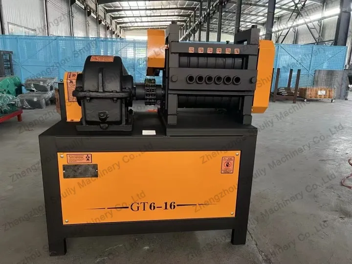 Máquina de enderezado de rebar