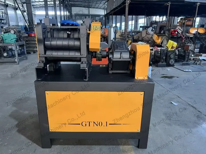 Scrap rebar straightening machine