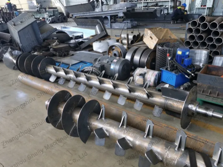 blades of the PET bottle flakes washer machine